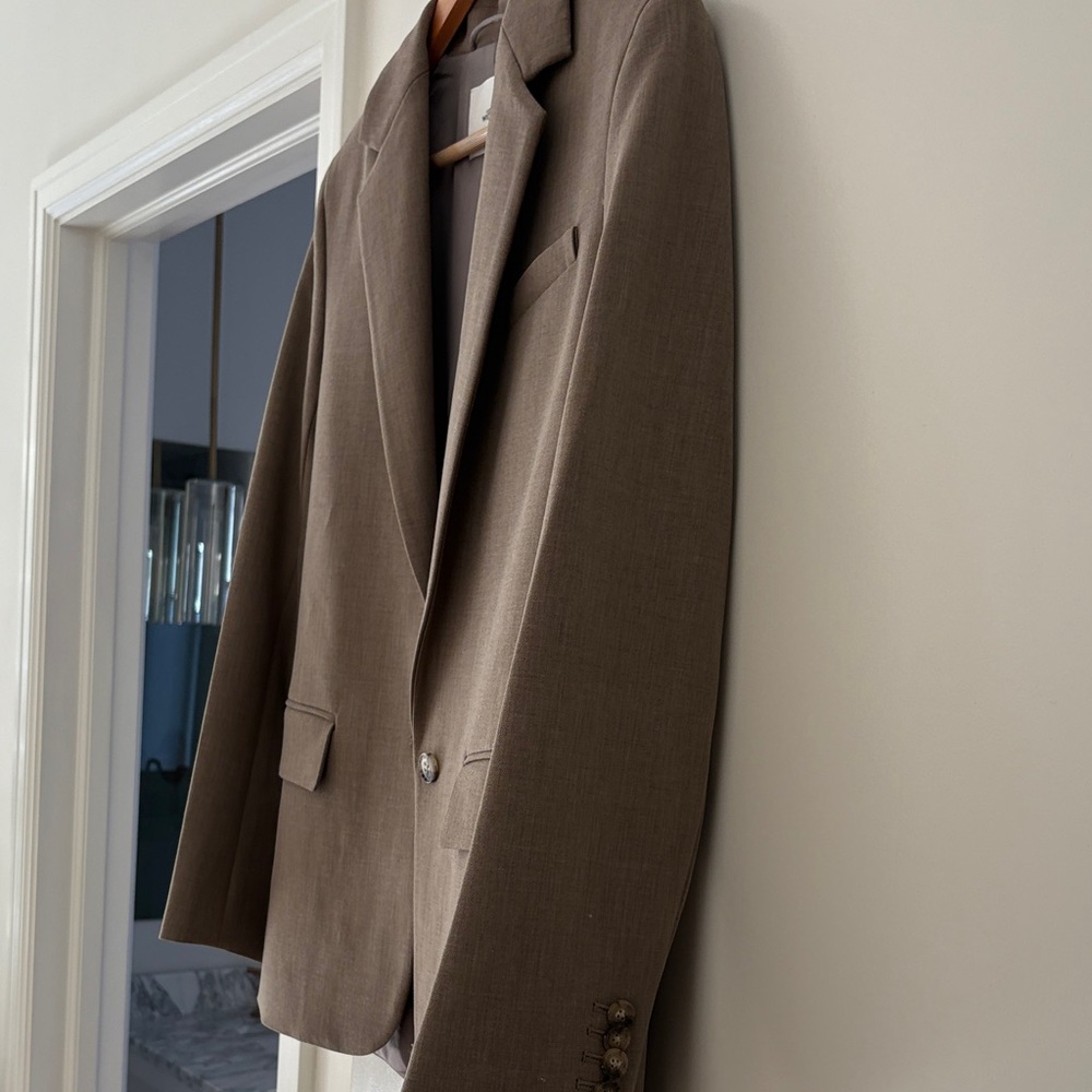Aritzia Wilfred Taupe Generation Blazer - Picture 5 of 8